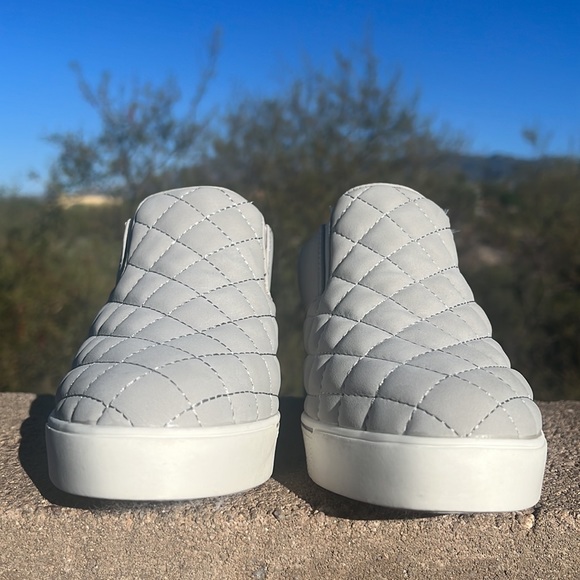 NEW‼️ Quilted Slip-On Wedge Style Sneaker Bootie Mules Clog Slides - Picture 6 of 17